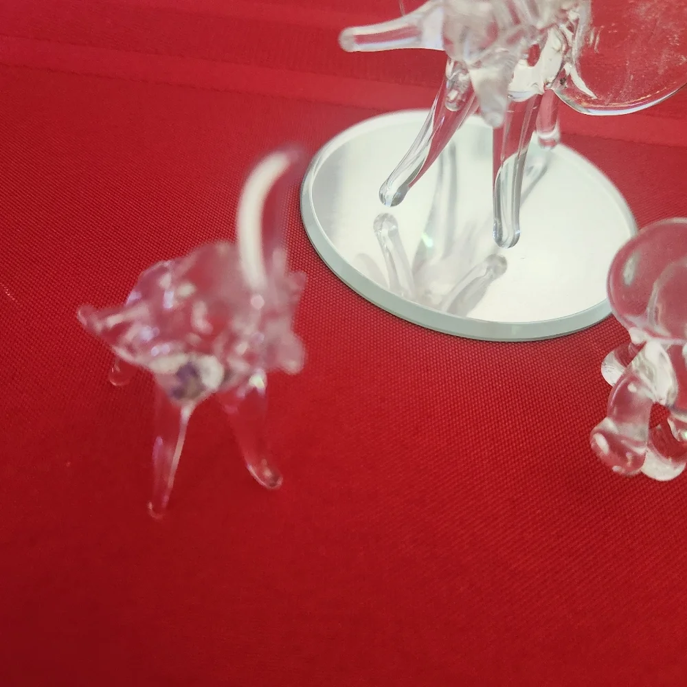 Clear Glass Elephant Figurines Set
